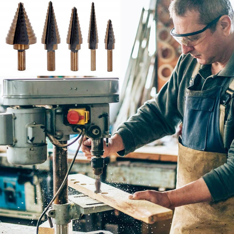 Пагода с форма на свредло, поставено с калъф за съхранение на алуминий