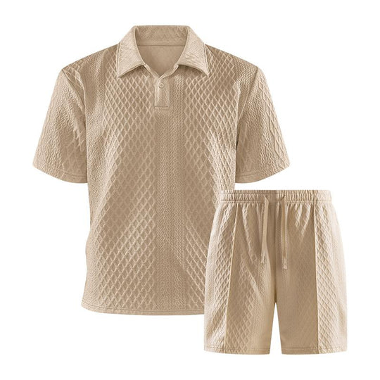 Mænds ensfarvede poloshirt og shorts med snoretræk - et behageligt, åndbart todelt outfit velegnet til hverdagsbrug udendørs; sommer herretøj.