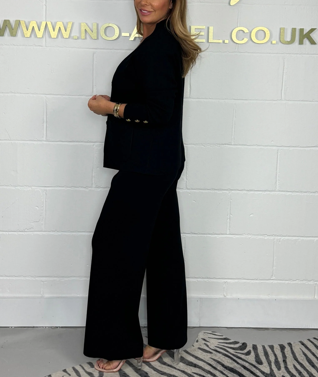 🖤Hlače od mekog pletenja sa zlatnim gumbima, kombinacija