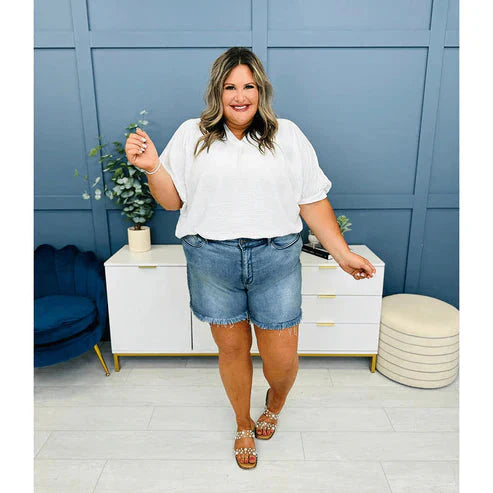 💖Zeitlich begrenzter Verkauf: 50 % Rabatt🩳High Rise Cut-Off-Jeansshorts mit ausgefranstem Saum