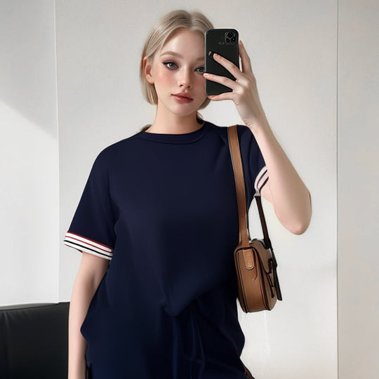 T-shirt a righe da donna e set di jogger a gamba larga