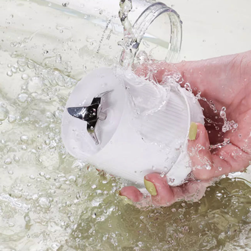 Przenośny blender osobisty z możliwością ładowania w kubku na sok