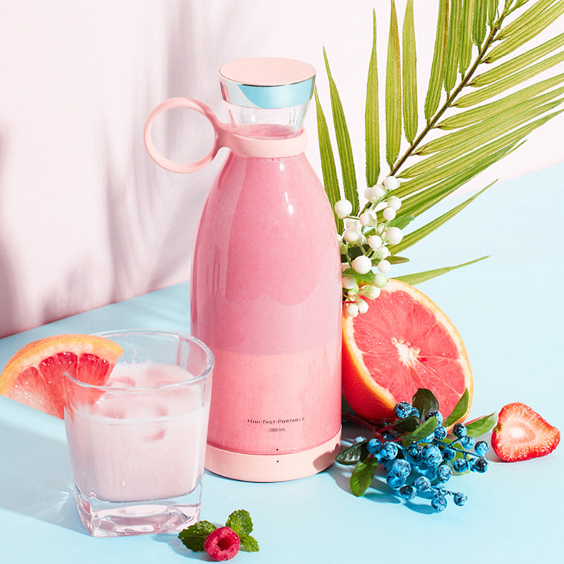 Przenośny blender osobisty z możliwością ładowania w kubku na sok
