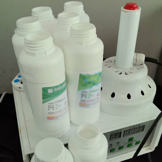 Metallin rasvanpoistoaine ja ruosteenpoistoaine