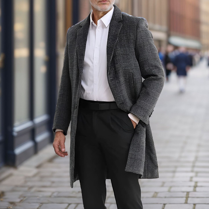 Moški topel trenčkot s karirastim reverjem