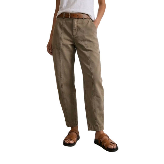 Vielseitige, schmal zulaufende Hose 👖 Hochgeschnitten und figurbetont, praktische Taschen, knitterfreies Material, zaubert optisch längere Beine 📏