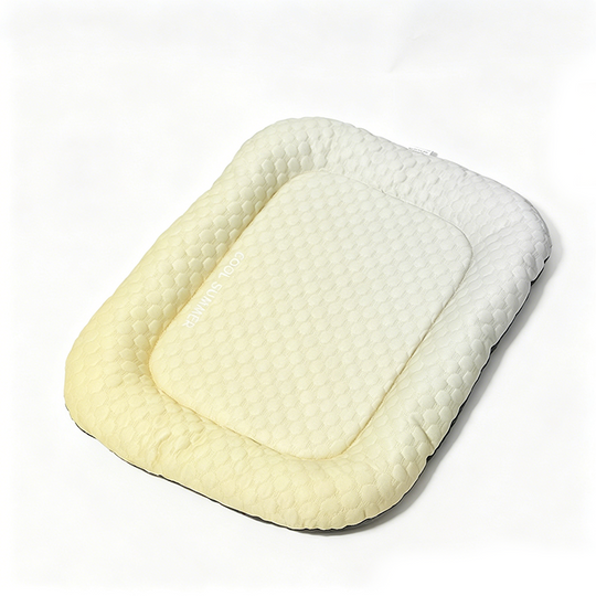 ❄️Cooling Gel Mat for Pets – No refrigeration needed, instant heat relief. Breathable, non‑toxic. Helps pets sleep cool all summer!